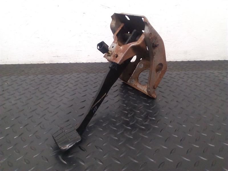 96-94 Nissan Hardbody Pickup M/T Brake Pedal Assembly OEM 46520-01G15