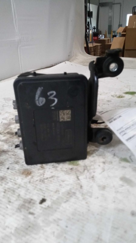 2013 Ford Fusion ABS Pump and Motor Assembly OEM 67674 156k Miles Grey
