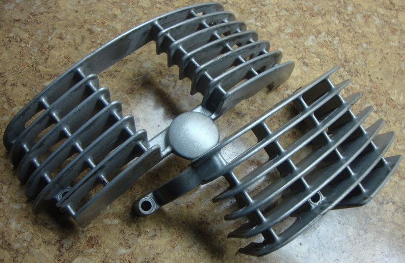 2007 Honda Shadow VT1100C VT1100 VT 1100 C Engine Front Cylinder Head Fins Cover