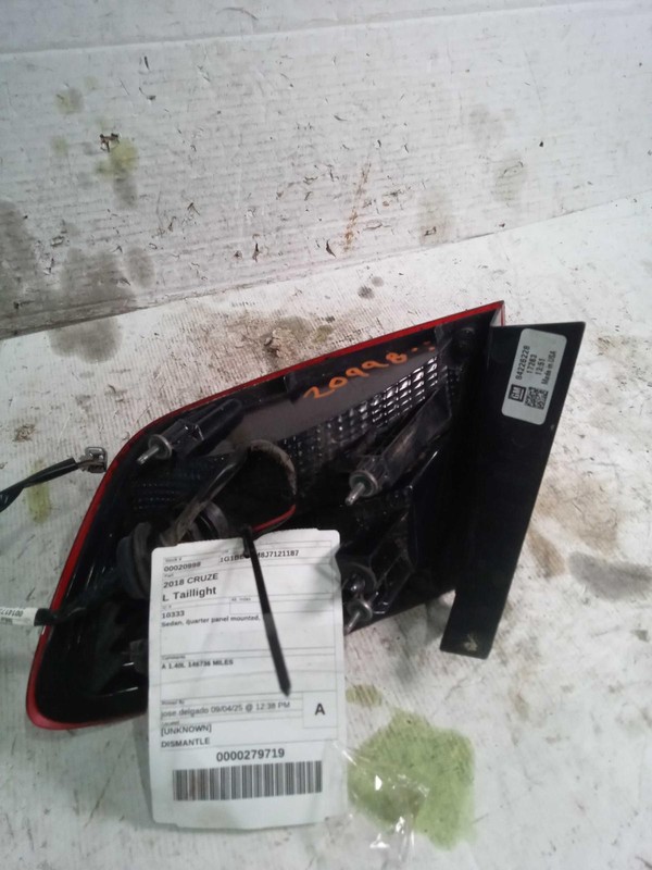2018 Chevrolet Cruze Left Tail Light Assembly Grey 653732 Used 146K Miles