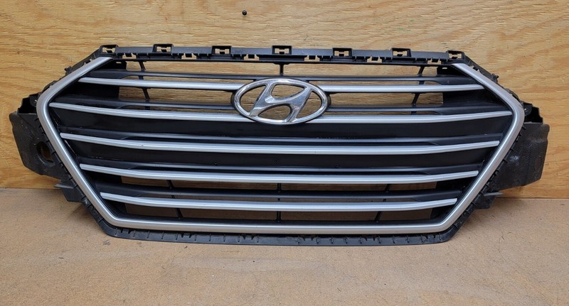 2017 2018 Hyundai Elantra Front Bumper Radiator Grille W/Emblem & Absorber OEM
