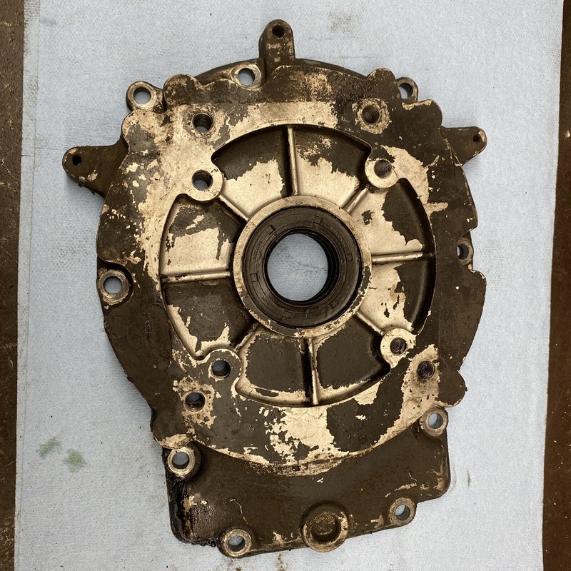JOHN DEERE 317 GARDEN TRACTOR 317 Kohler Kt17 MOTOR CRANK CASE COVER