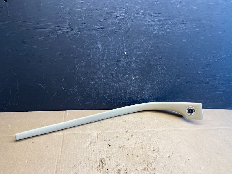 2013 to 2019 Ford Taurus Right Console Trim Panel Bezel dg1z54061a17ba AC4689