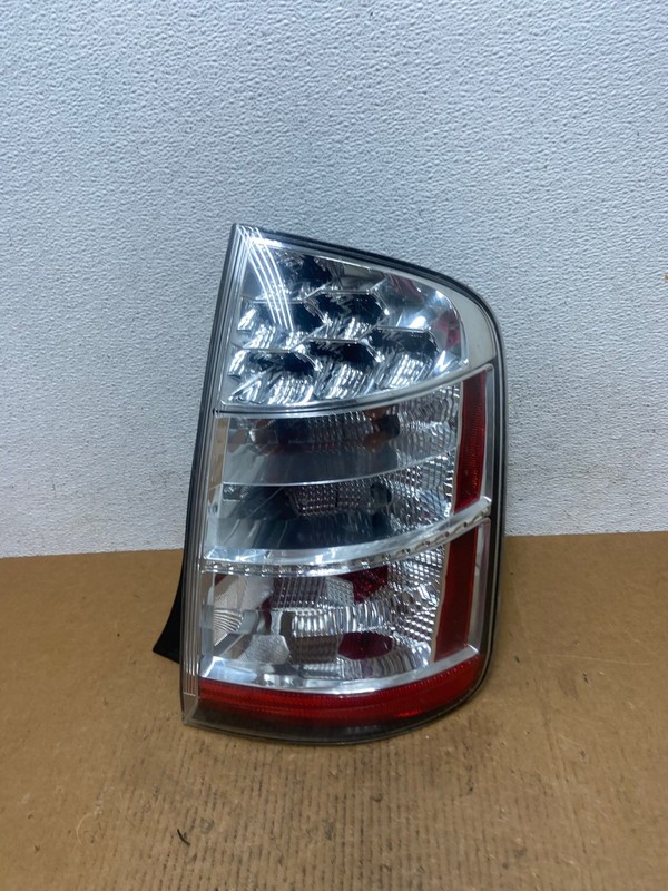 2006 to 2009 Toyota Prius Tail Light Right Passenger Side AE0430 LK