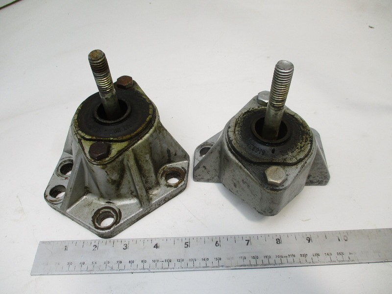 910597 OMC Stringer GM 3.0L 4 Cyl Stern Drive Engine Mount Bracket Set