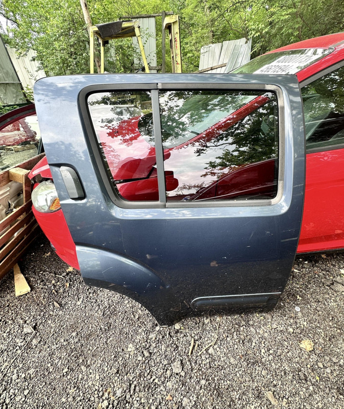 2005 - 2012 NISSAN PATHFINDER REAR PASSENGER SIDE DOOR ASSEMBLY B16 COLOR OEM
