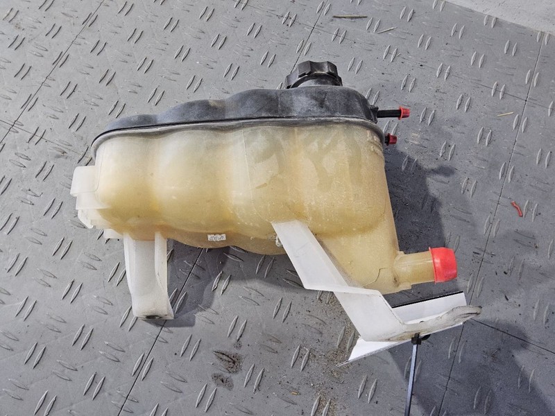 Coolant Reservoir Fits 15-20 ESCALADE 3499738