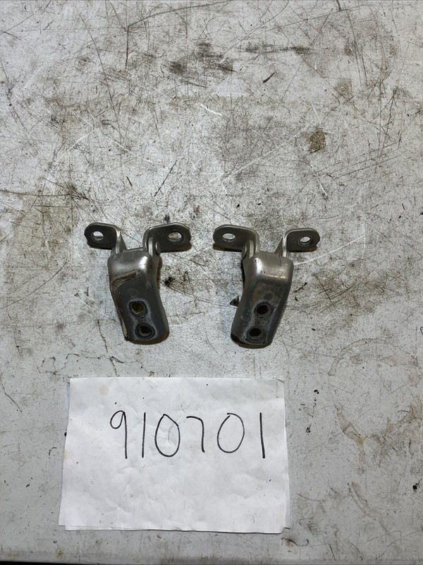 01-05 TOYOTA HIGHLANDER HYBRID FRONT RIGHT DOOR UPPER&LOWER HINGE SUPPORT SET