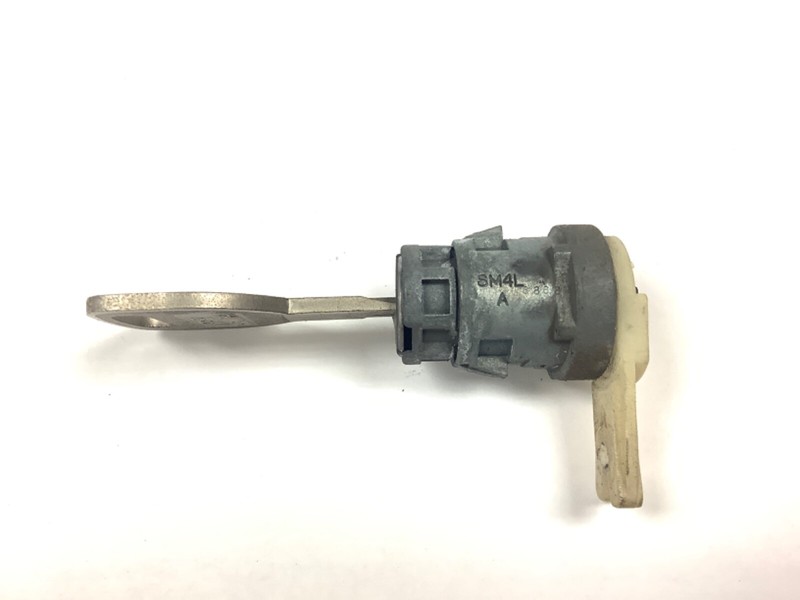 92-95 Civic, 93-97 Del Sol Left Door Lock Cylinder Assembly With Key Used OEM