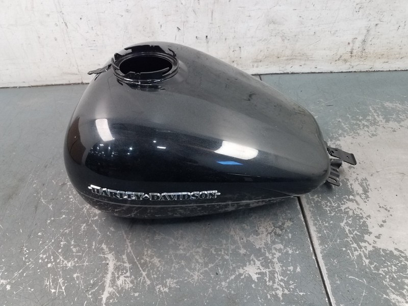 2014 14 - 16 Harley Ultra Limited Gas Tank / Fuel Tank - * #0677 P2