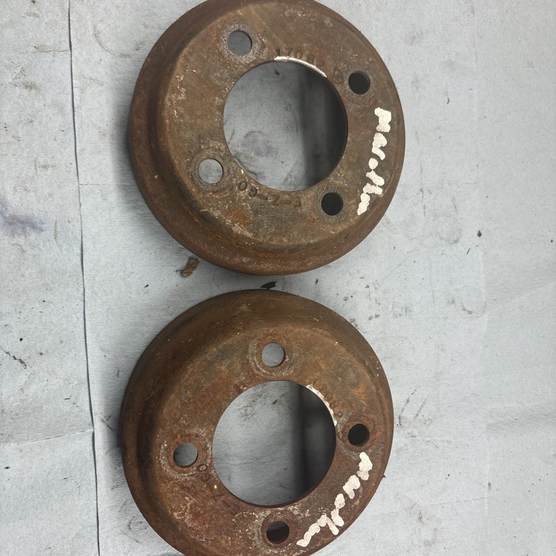 vintage EZGO GASMarathon Golf cart Robin 244cc 2 stroke Rear Brake Drums Good