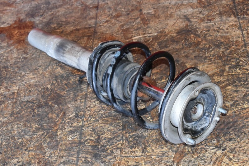 BMW E60 528 535 550 Front Right Passenger Side Spring Strut Shock Absorber OEM