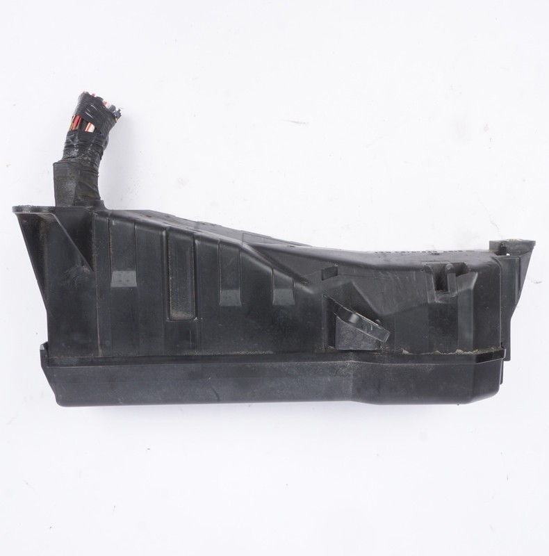 2002 - 2005 Lexus SC430 Trunk Luggage Power Junction Relay Fuse Block Box OEM