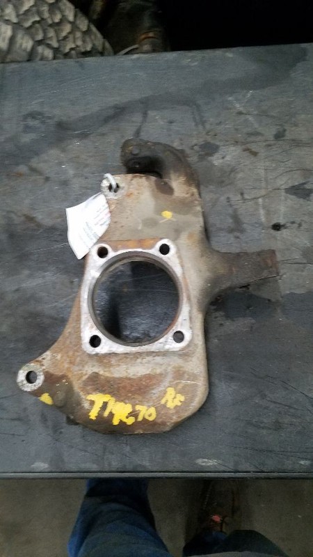 Passenger Right Front Spindle/Knuckle Fits 11-19 SIERRA 2500 PICKUP 305821