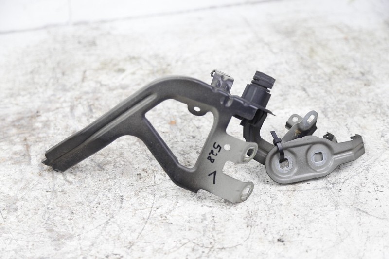 BMW F10 5 Series Front Left Fender Bracket Wing Holder OEM Set of 4 Black