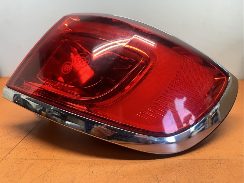 23155698 | 2013 - 2017 Buick Enclave Right Passenger Outer Tail Light OEM RH
