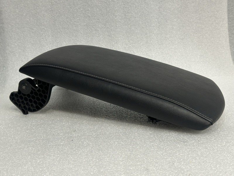 2013 LEXUS GS350 Center Colsole Lid Black with Light Gray Stitching #990