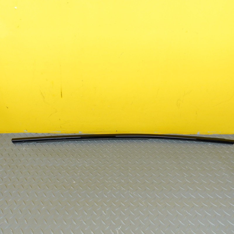 2024-2026 BMW X2 U10 REAR RIGHT SIDE DOOR BELT MOLDING OEM 5A2FC25 20327310