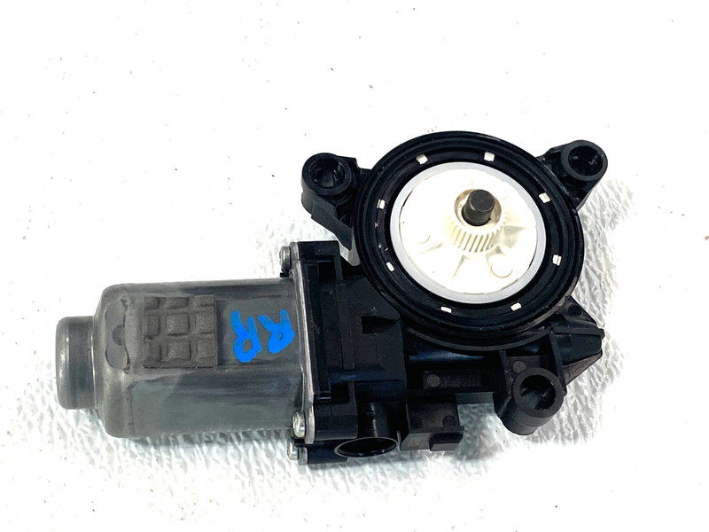 22 23 24 HYUNDAI TUCSON REAR RIGHT DOOR WINDOW REGULATOR MOTOR OEM #A0.17