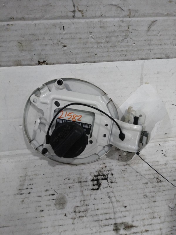 2017 INFINITI QX60 Fuel Filler Door White OEM Used 4478770 114K Miles