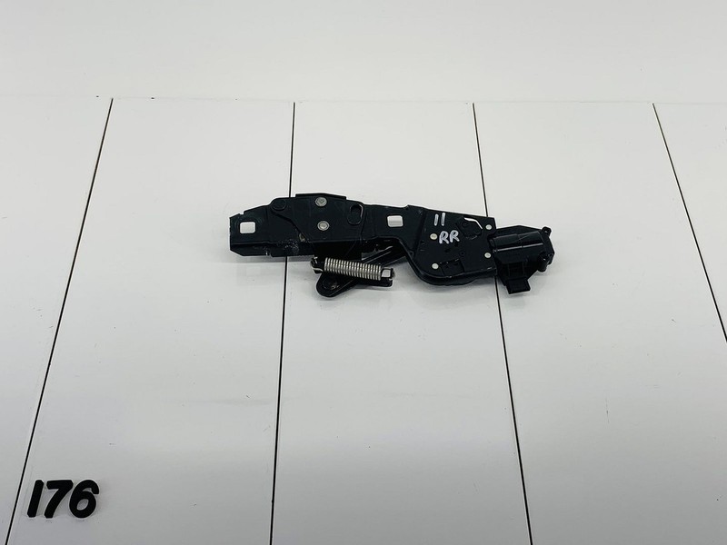 07-13 RANGE ROVER SPORT REAR BACK DOOR LIFTGATE LOCK LATCH STRIKER PLATE OEM
