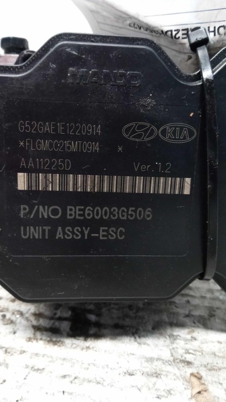2013 Hyundai Elantra ABS Pump & Motor Assembly OEM 589203X650 129K Miles