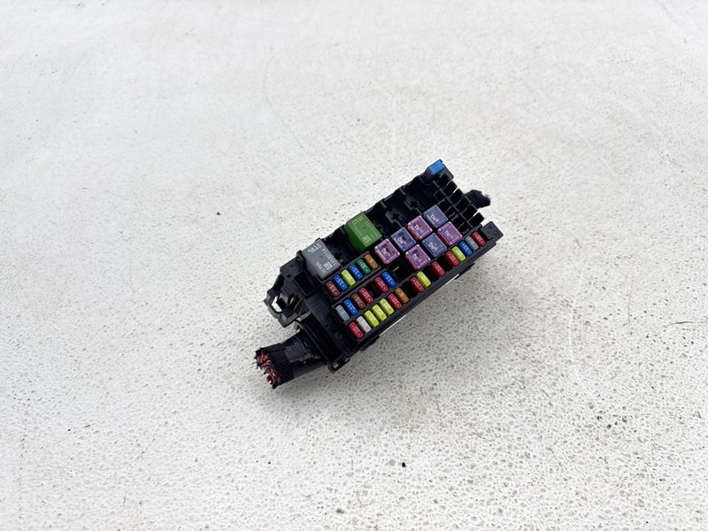 2020-2025 BUICK ENCORE GX ENGINE FUSE RELAY JUNCTION BOX BLOCK OEM