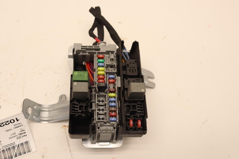2017-2018 BUICK ENVISION REAR TRUNK POWER DISTRIBUTION JUNCTION FUSE BOX OEM