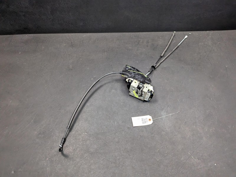 Front Right Door Lock Latch 2019 Jeep Cherokee 04589916AG 2015 2016 2017 - 2021