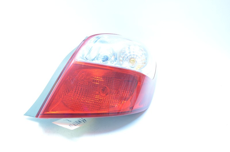 09-14 TOYOTA MATRIX REAR RIGHT PASSENGER SIDE TAIL LIGHT LAMP OEM