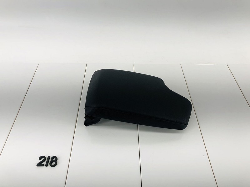 13-18 BMW 320I F30 FRONT CENTER CONSOLE STORAGE COVER ARM REST OEM