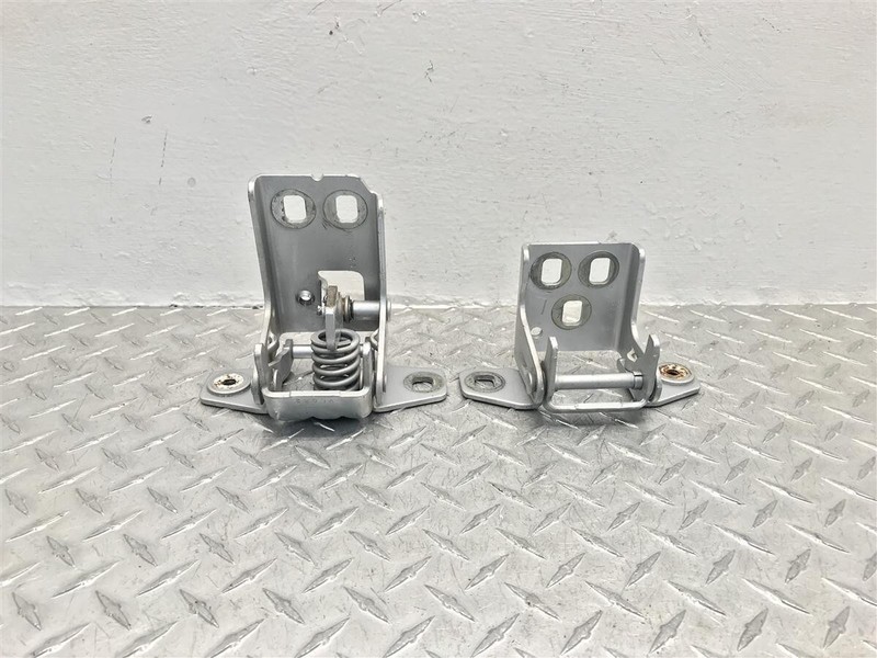2002-2005 DODGE RAM QUAD CAB PASSENGER REAR DOOR HINGES PAIR OEM 55276417AA