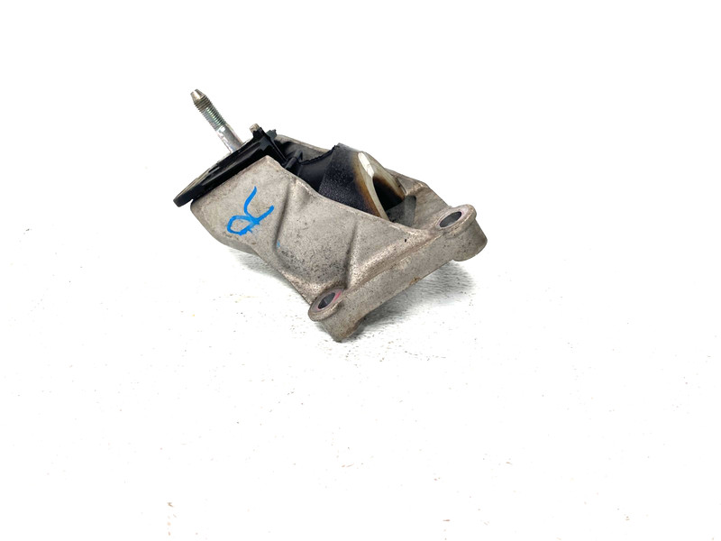 17-20 FIAT 124 SPIDER RIGHT SIDE ENGINE MOUNT OEM #A0.37