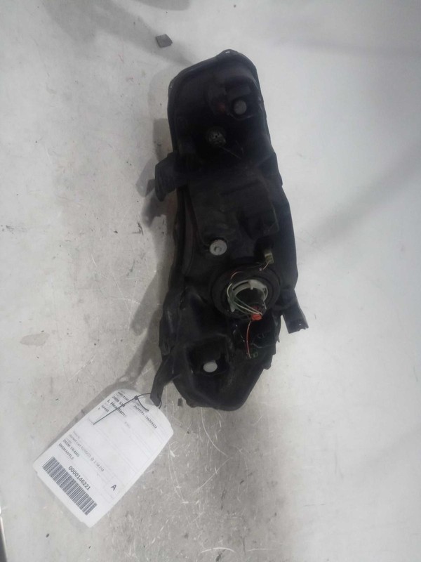 2009 Suzuki SX4 Left Headlight Assembly OEM 389182, Used, 136k Miles