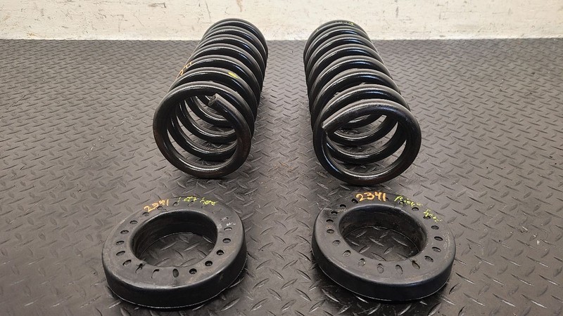 02-05 Dodge Ram 1500 4x2 Front Coil Springs Pair OEM 52106600AA