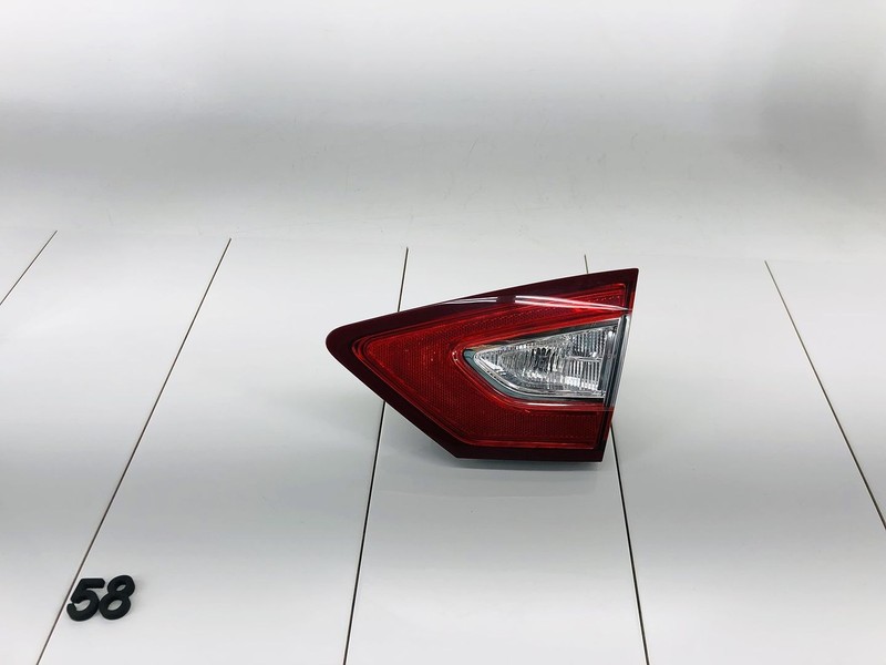 13-16 FORD FUSION SE REAR RIGHT SIDE INNER TAIL LIGHT BRAKE LAMP OEM