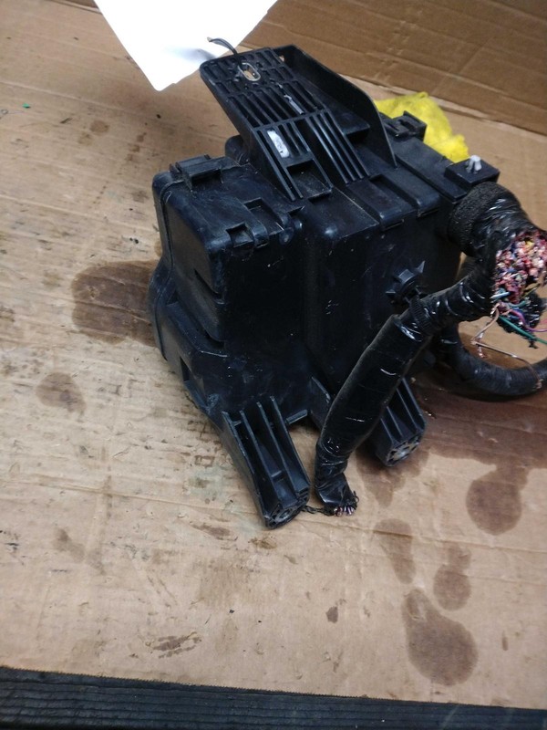 2010-2012 MAZDA CX-9 OEM Used Fuse Box TE7166760A 3.7L Silver 120k Miles