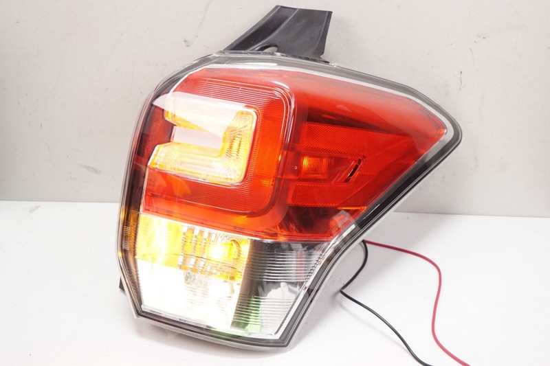 SUBARU FORESTER Right RH Tail Lamp Tail Light OEM 2017 2018