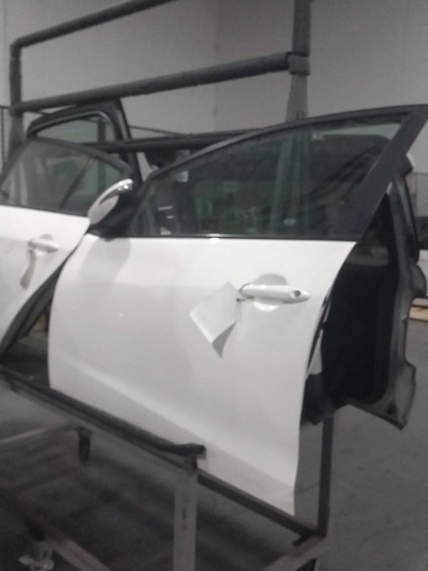 2017 KIA Forte Front Left Door White 628445 70K Miles Used Auto Part