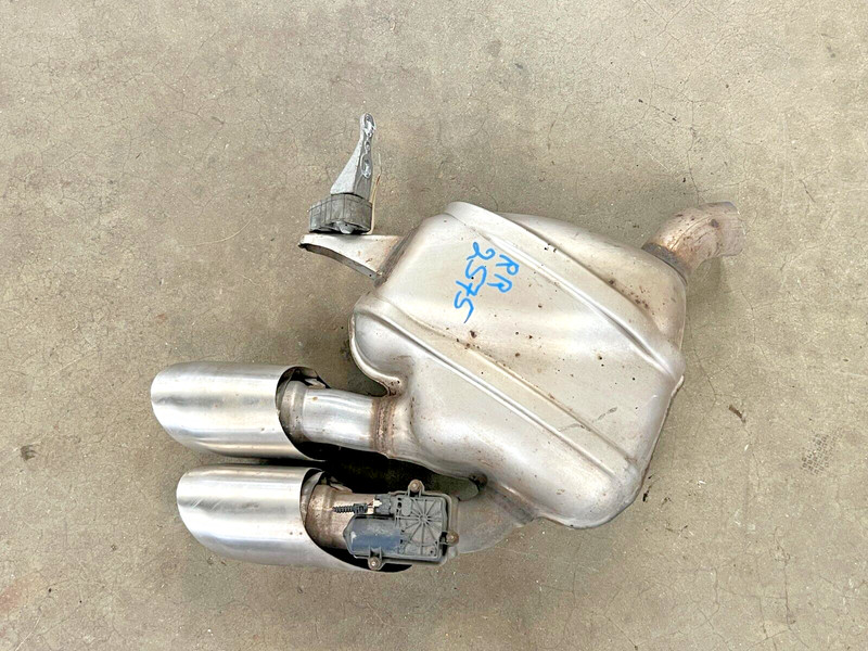 ⭐2015-2018 PORSCHE MACAN S 3.0L REAR RIGHT PASS EXHAUST MUFFLER DUCT OEM LOT2575