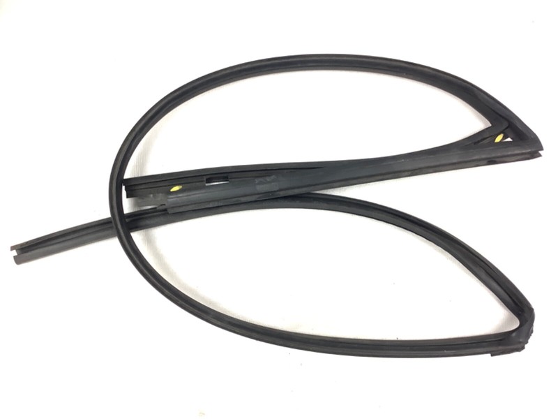 94-97 Accord 2Dr Left Window Run Channel Molding Glass Guide Rubber Seal OEM