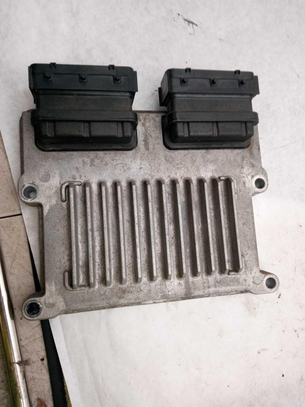 Used Engine Control Module (ECM) fits: 2015 Hyundai Genesis Electronic Control M