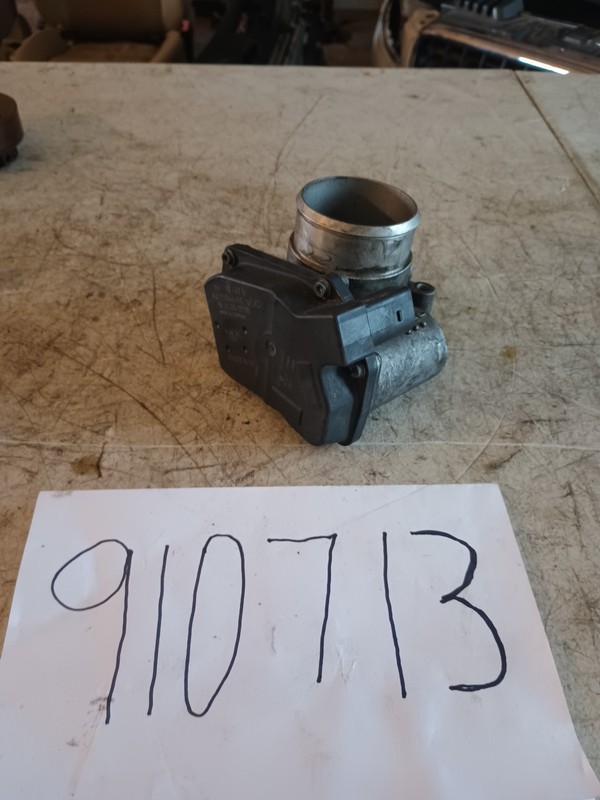 05-08 Audi Q5 A4 2.0T Throttle Body 06F133062G2012 2013 VWJetta Passat