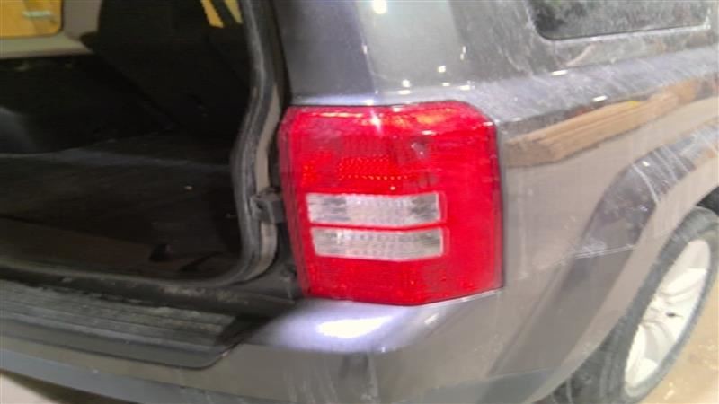 Passenger Right Tail Light Fits 08-17 PATRIOT 3372968