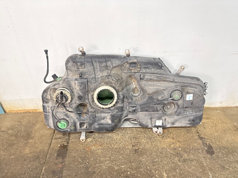 2017 - 2020 TOYOTA SIENNA 3.5L FWD FUEL GAS TANK RESERVOIR OEM
