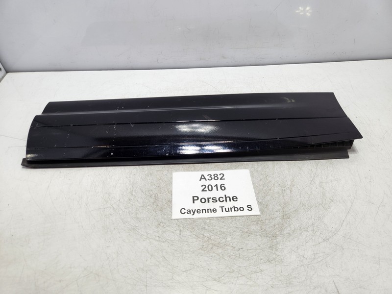 ✅ 11-18 OEM Porsche Cayenne 958 Rear Left Driver Lower Door Molding Trim Black*