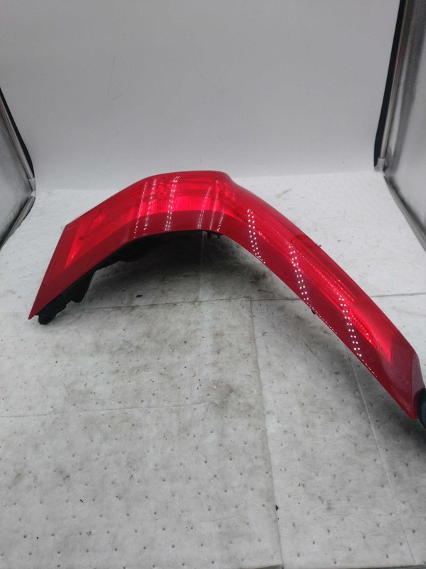 2016 Volvo V60 Right Tail Light Assembly Black OEM Used SCRATCHED 630538