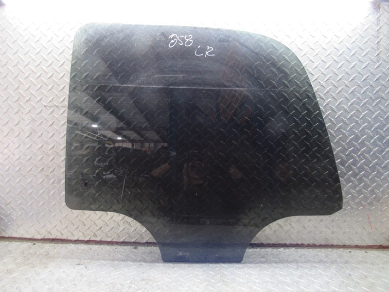 01 02 03 04 05 06 CHEVROLET TAHOE LEFT DRIVER REAR DOOR WINDOW GLASS