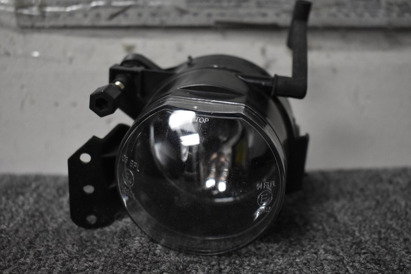 BMW 525I FOG LIGHT FACTORY OEM