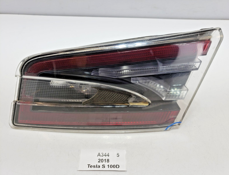 ✅ 12-20 OEM Tesla Model S Rear Right Passenger Inner Tail Light Liftgate NOTE*